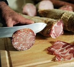 sausage making course, charcuterie course, sausaging making course derbyshire